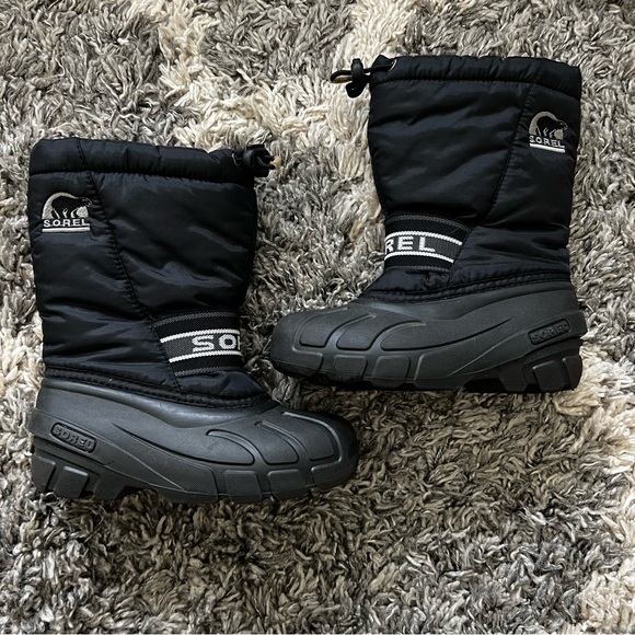 Sorel Black ‘Cub' Snow Boot. Size 13 - Picture 6 of 10